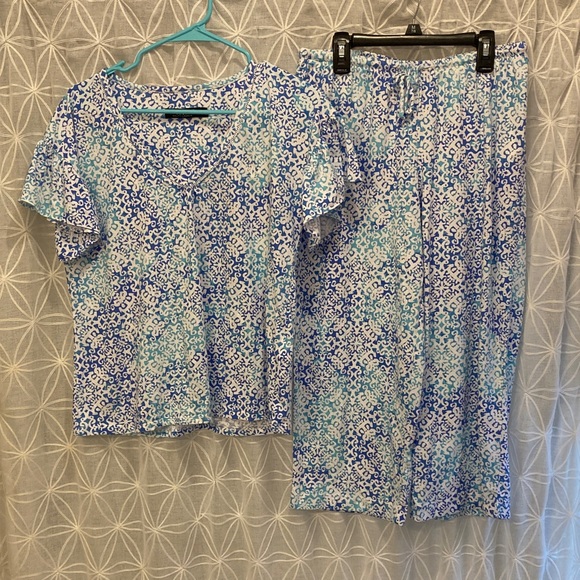 Lauren Ralph Lauren Pajama Set - Picture 1 of 10